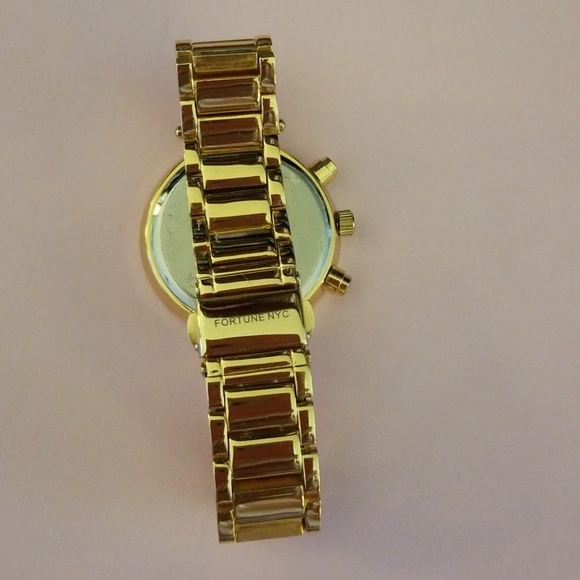 Watch - Picture 2 of 6